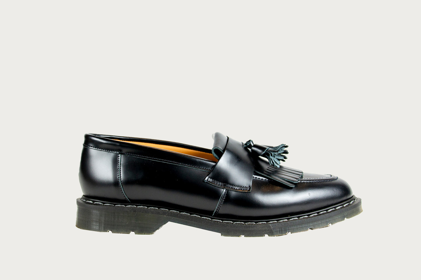 Solovair Tassel Loafer in Hi-Shine Black